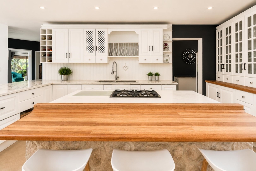 8 Bedroom Property for Sale in Kshane North West